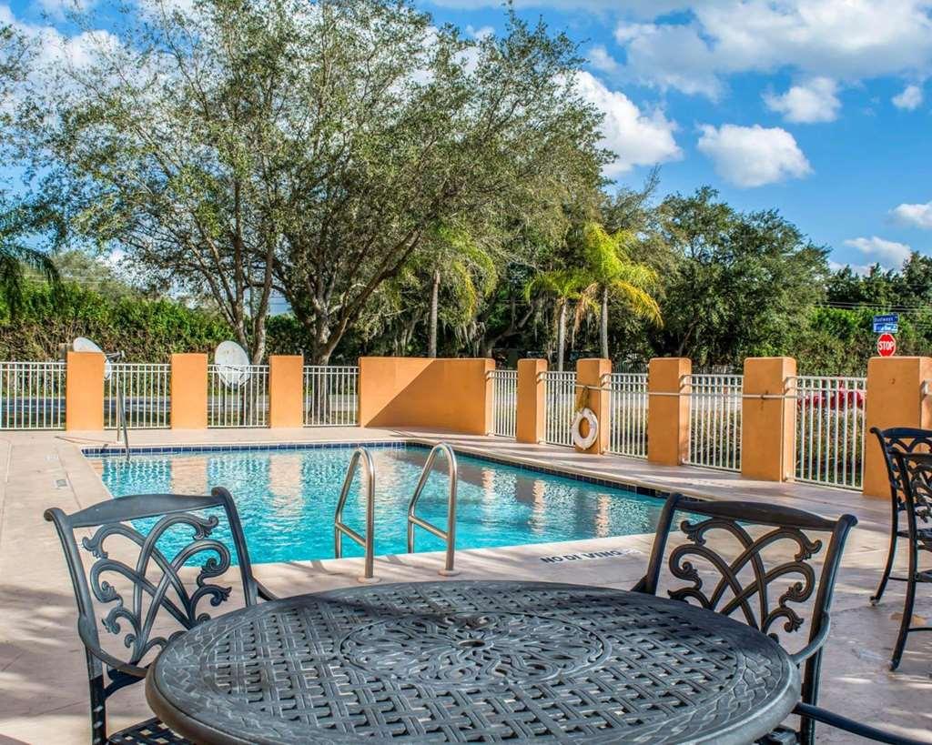 Comfort Inn Fort Myers Northeast Facilidades foto